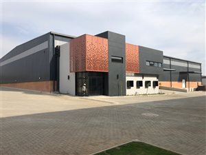 2950 m² Industrial space in Louwlardia