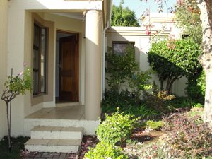 3 Bed Townhouse in Bryanston