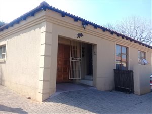 3 Bed Townhouse in Rensburg