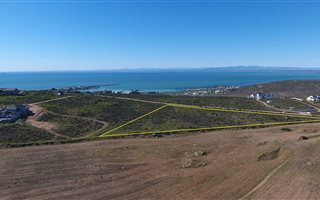 1.1 ha Land available in Britannica Heights