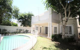 3 Bedroom Cluster in Melrose