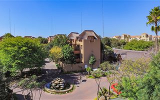 1 Bedroom Apartment in Douglasdale
