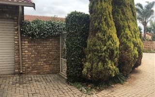 2 Bedroom Simplex in Pierre van Ryneveld