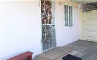 2 Bedroom House in Trenance Park