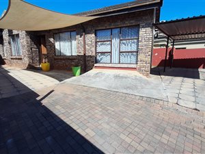 4 Bed House in Kingsview