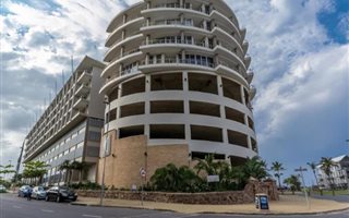 2 Bedroom Apartment in Point Waterfront