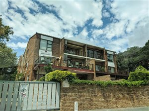 2 Bed Apartment in Gordons Bay Central