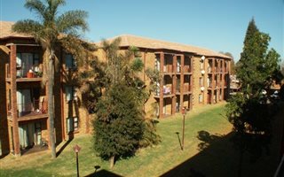 2 Bedroom Apartment in Roodepoort Central