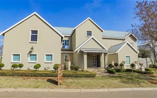 5 Bedroom House in Southdowns Estate