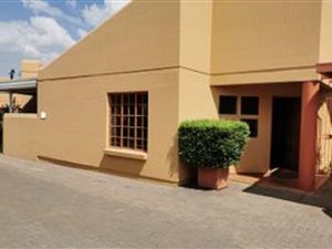 3 Bed Townhouse in Vanderbijlpark SE3