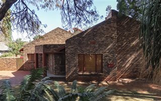4 Bedroom House in Zwartkop