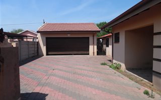 3 Bedroom House in Fernwood