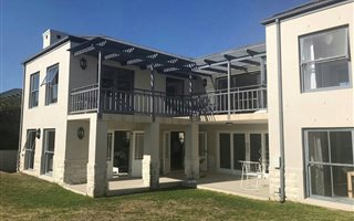 3 Bedroom House in Melkbosstrand