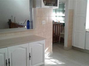 3 Bedroom Apartment in Newlands West