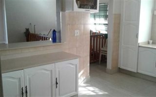 3 Bedroom Apartment in Newlands West