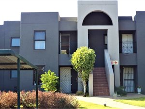 2 Bed Townhouse in Marais Steyn Park