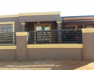 3 Bed House in Jouberton