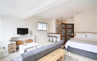 0.5 Bedroom Apartment in Green Point
