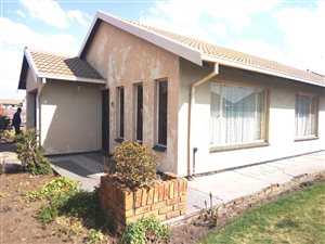 3 Bed House in Tsakane
