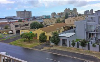 1 Bedroom Flat in Bloubergrant