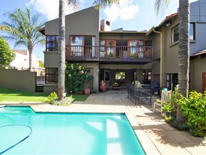4 Bed House in Marais Steyn Park