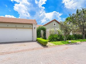 3 Bed House in Cedar Lakes