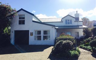 3 Bedroom House in Noordhoek