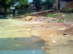 742 m² Land available in Yeoville