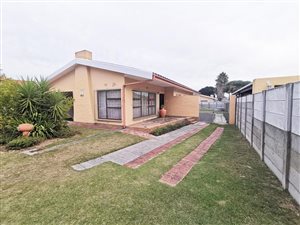 3 Bed House in Protea Heights