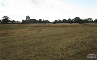 2036 m² Land available in Monteseel