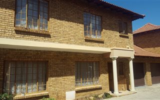 2 Bedroom Duplex in Die Bult