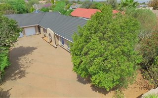 5 Bedroom House in Lenasia South