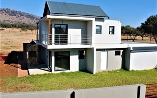 2 Bedroom House in Redstone Country Estate