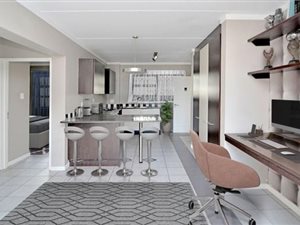 2 Bed Apartment in Dainfern