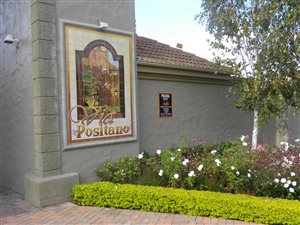 2 Bed Townhouse in Paulshof