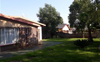 4 Bedroom House in Penina Park