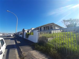 940 m² Commercial space in Vincent