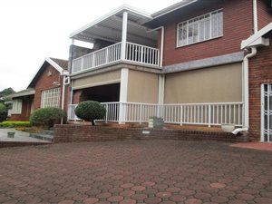 5 Bed House in Montrose