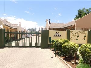 2 Bedroom Townhouse in Erasmus