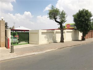 305 m² Commercial space in Primrose