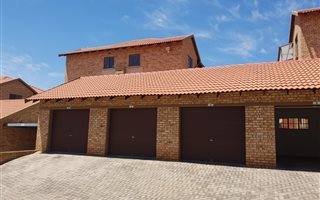 2 Bedroom Townhouse in Meyersdal