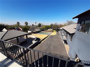 80 m² Commercial space in Observatory