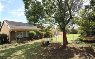 4 Bedroom House in Lombardy East