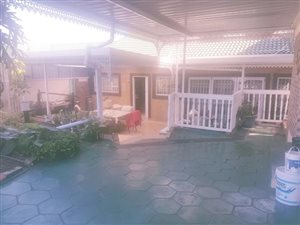 4 Bed House in Longcroft