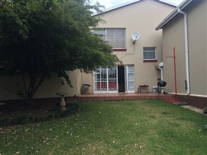 3 Bed Townhouse in Waterkloof Glen