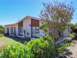 4 Bedroom House in Bothasrus