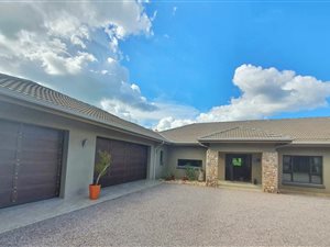 4 Bed House in Leeuwfontein Estate