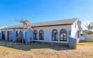 4 Bedroom House in Tygerdal