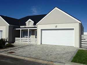 3 Bed House in Westcliff