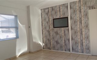 30 m² Office Space in Meerensee